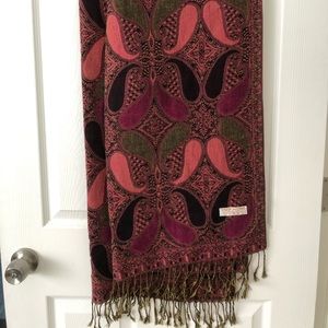 Pashmina scarf in pink and coral